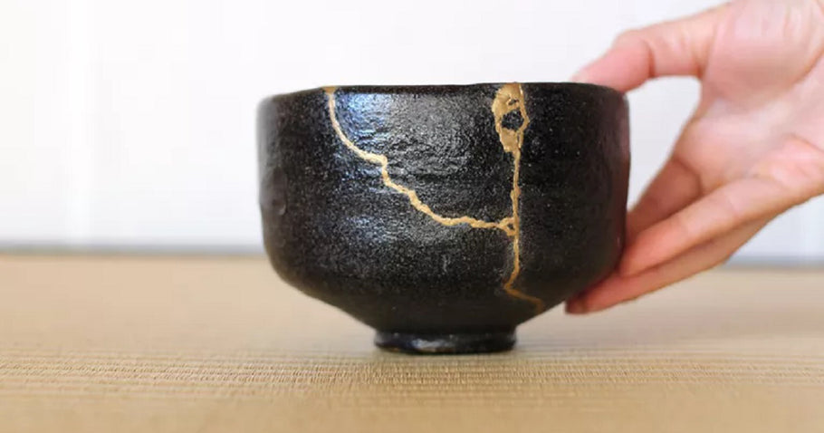 Repairing broken pottery with Kintsugi