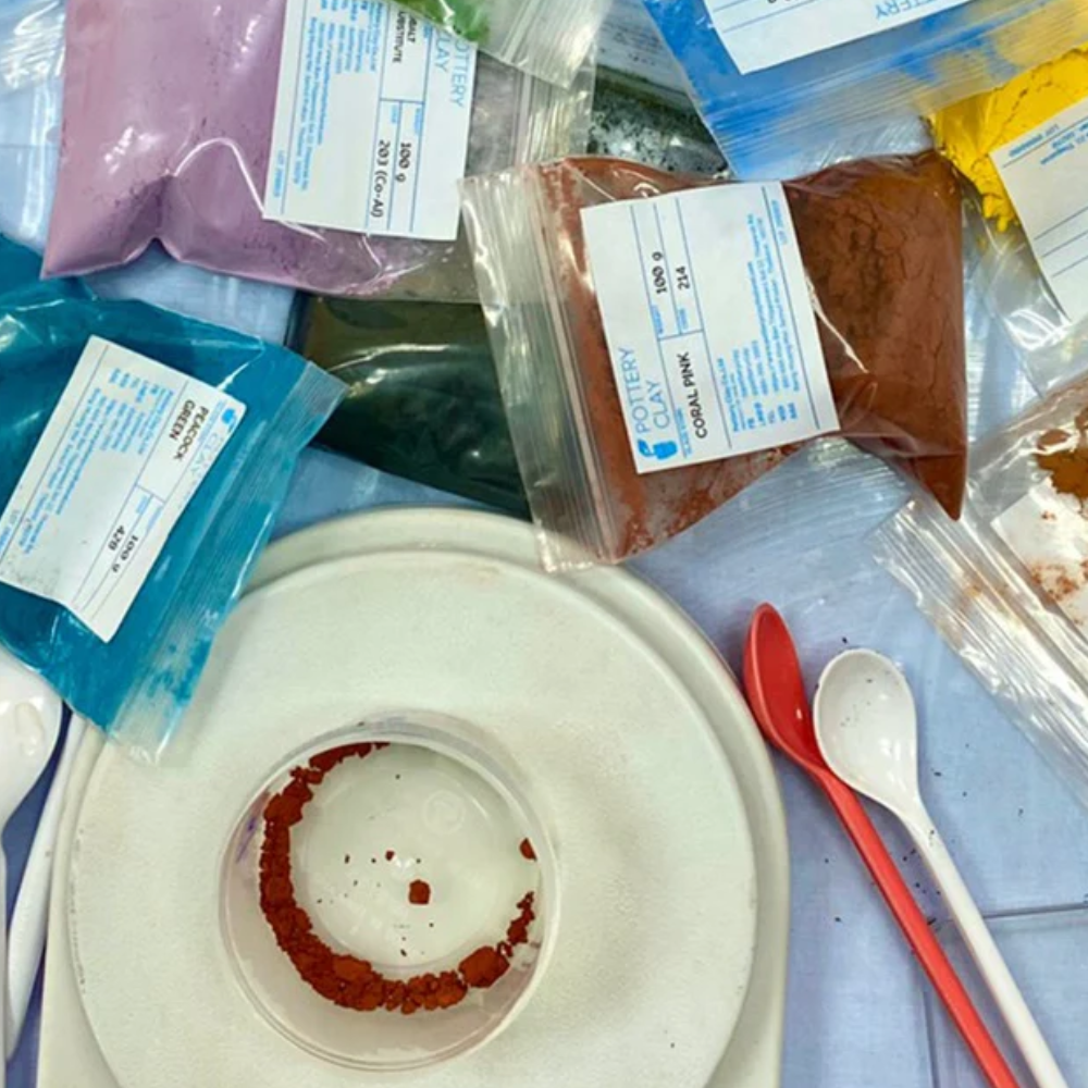 รู้จัก "สีสเตนผสมเนื้อดิน" (Body Stain) เทคนิคเสกงานเซรามิกสีสวย สดใส ถูกใจสายคราฟต์